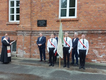 150 lat historii i służby młodemu pokoleniu, 